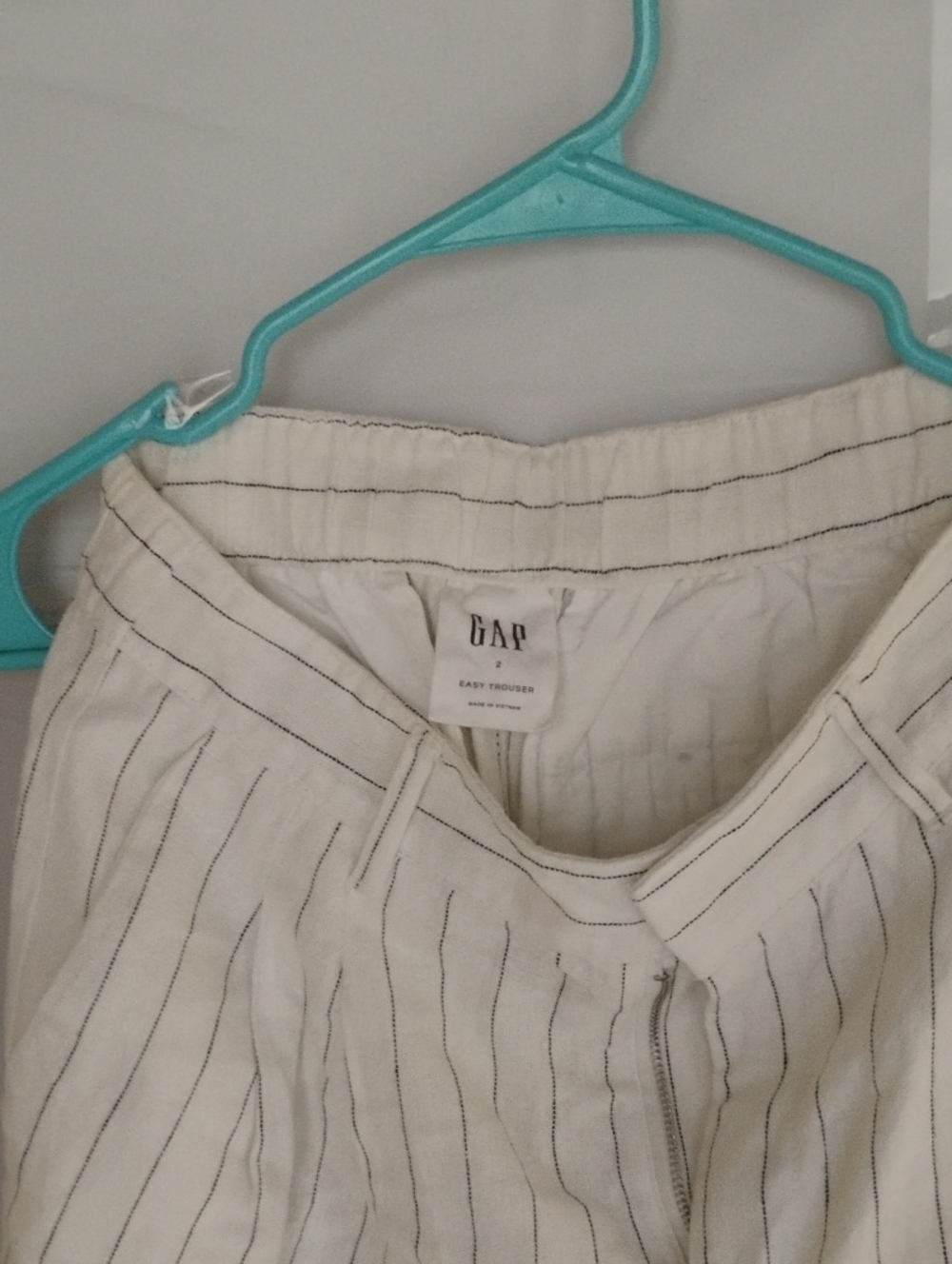 GAP Cream Pinstripe Elastic-Waist Easy Trousers .  Women's Very Nice Condition